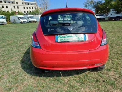 Lancia Ypsilon 1.2 69 CV 5 porte Silver (7)
