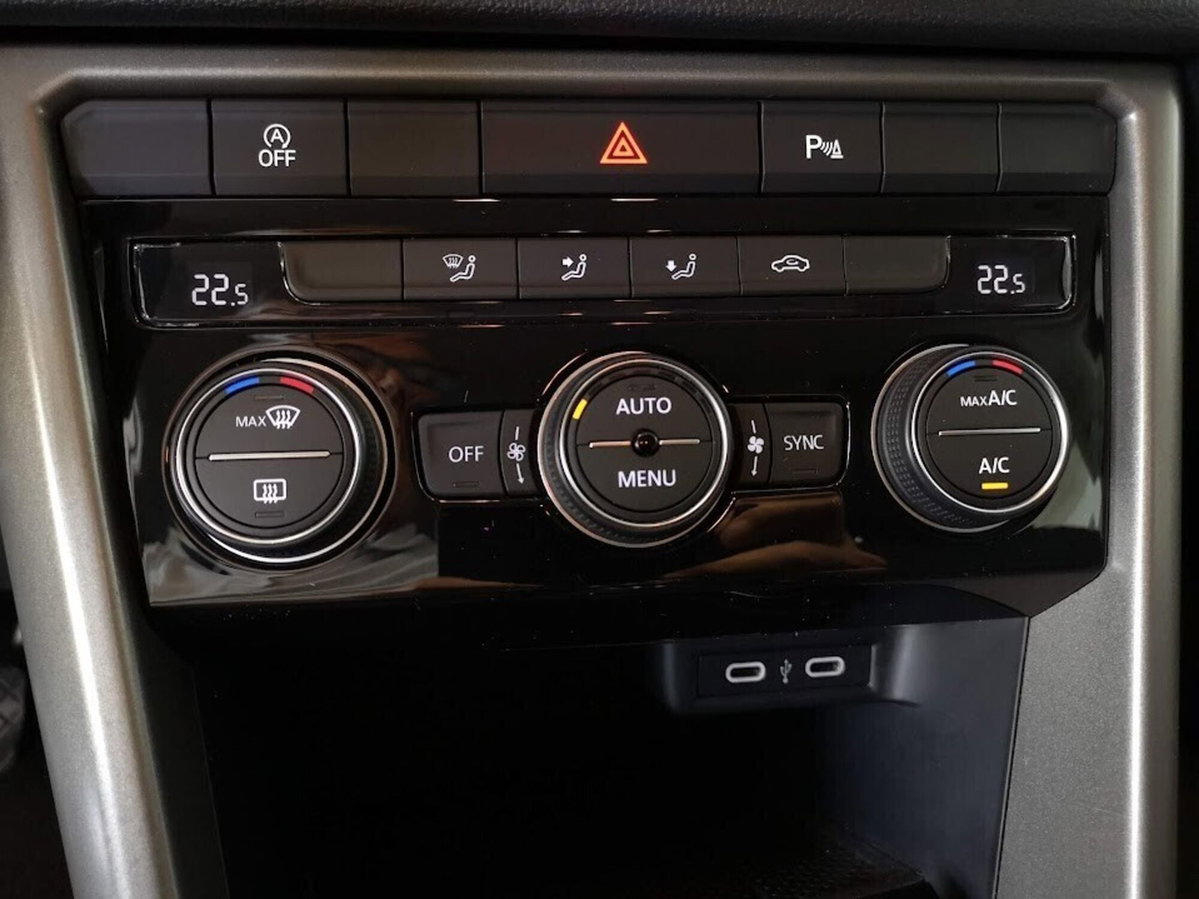 Volkswagen T-Roc 1.0 TSI Business BlueMotion Technology (11)