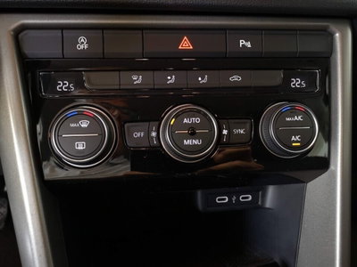 Volkswagen T-Roc 1.0 TSI Business BlueMotion Technology (11)