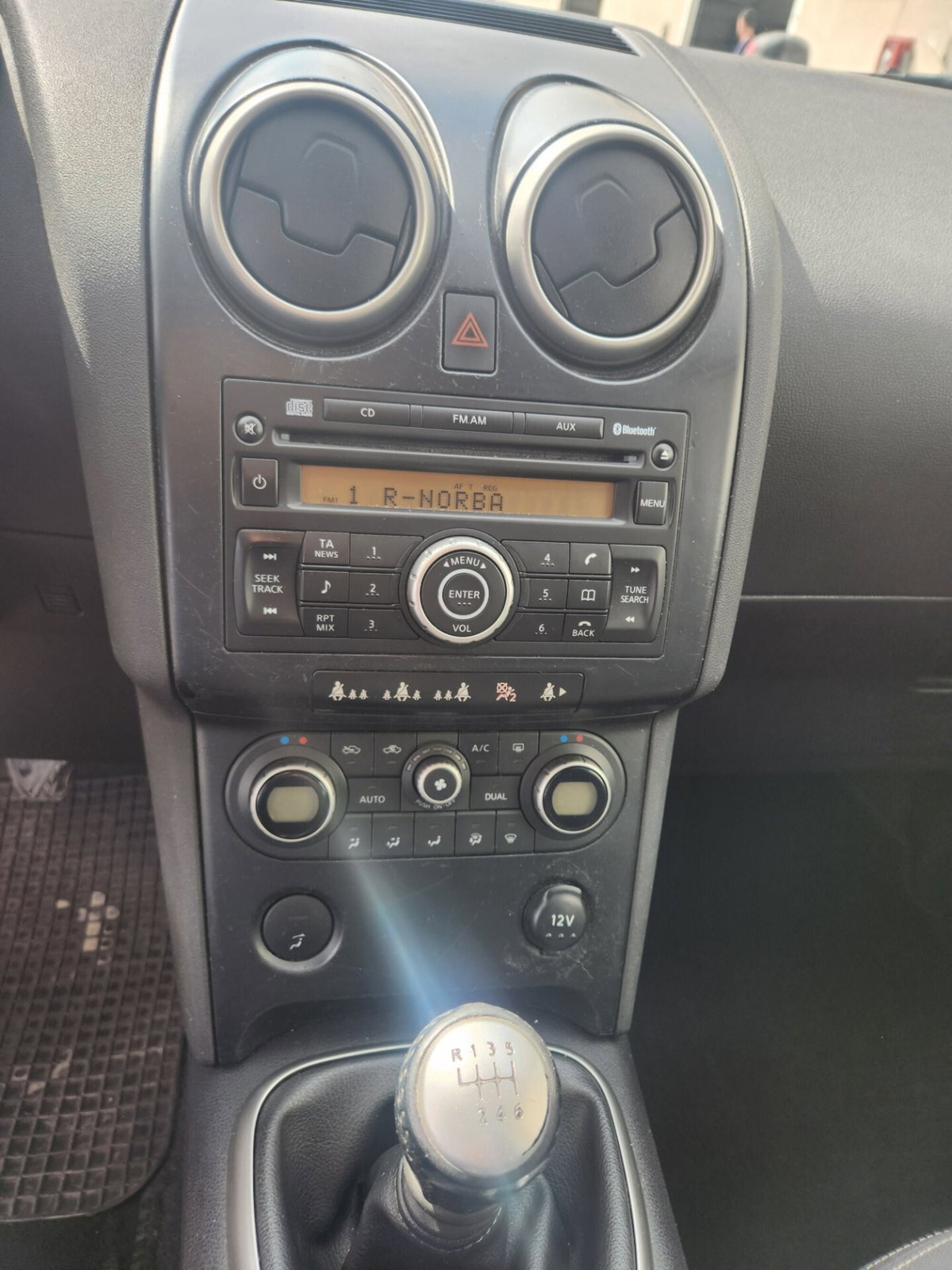 Nissan Qashqai 2.0 dCi DPF Tekna (11)