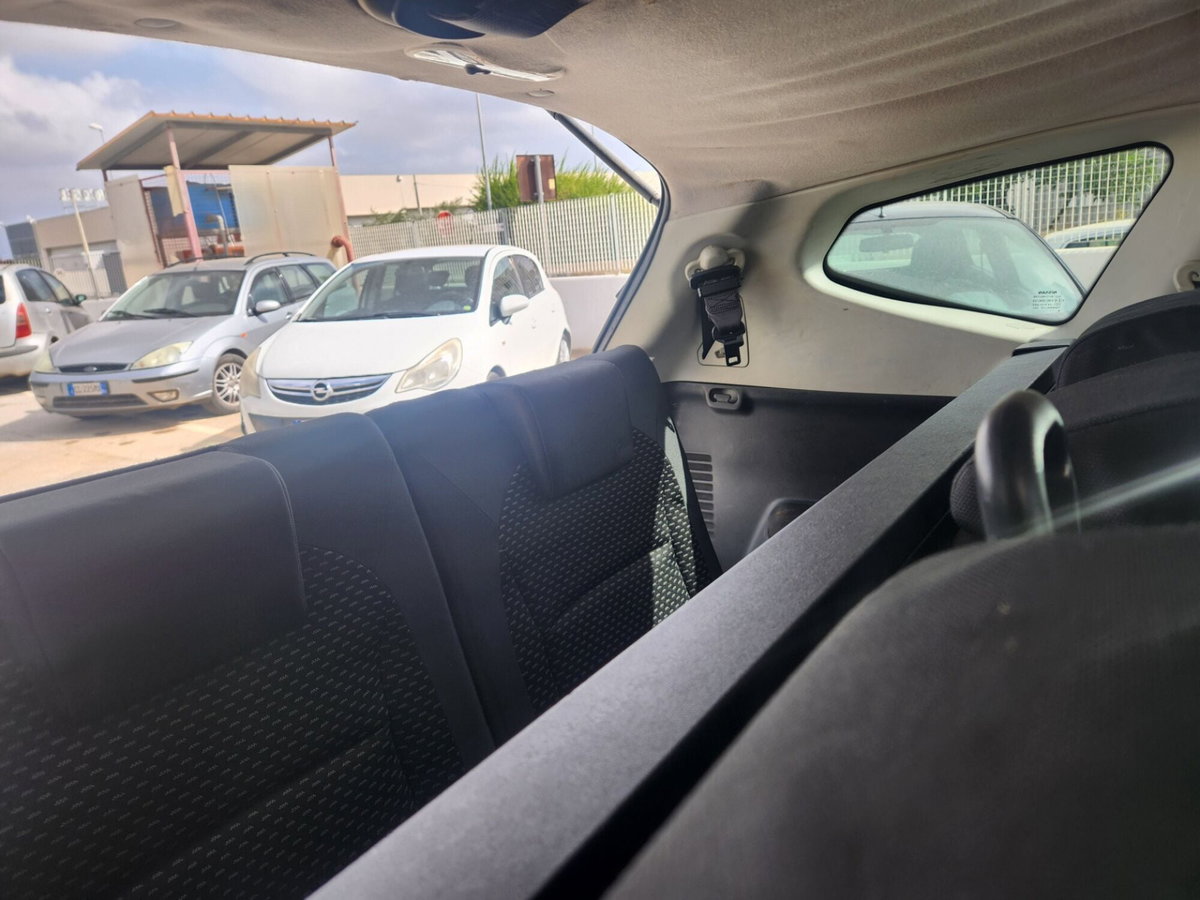 Nissan Qashqai 2.0 dCi DPF Tekna (6)