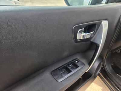 Nissan Qashqai 2.0 dCi DPF Tekna (8)