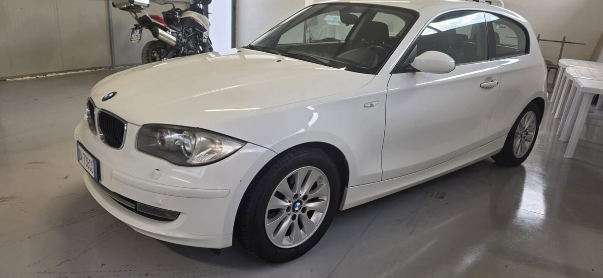BMW Serie 1 116d 2.0 116CV cat 3 porte Attiva DPF (2)