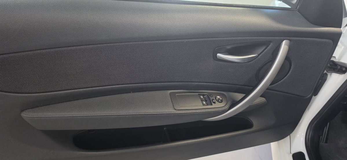 BMW Serie 1 116d 2.0 116CV cat 3 porte Attiva DPF (9)