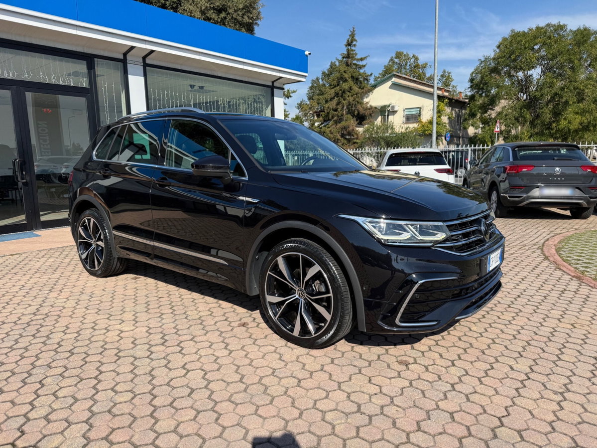 Volkswagen Tiguan 2.0 TDI 150 CV SCR DSG 4MOTION R-Line