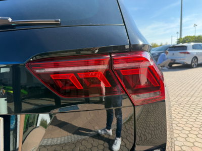 Volkswagen Tiguan 2.0 TDI 150 CV SCR DSG 4MOTION R-Line (10)
