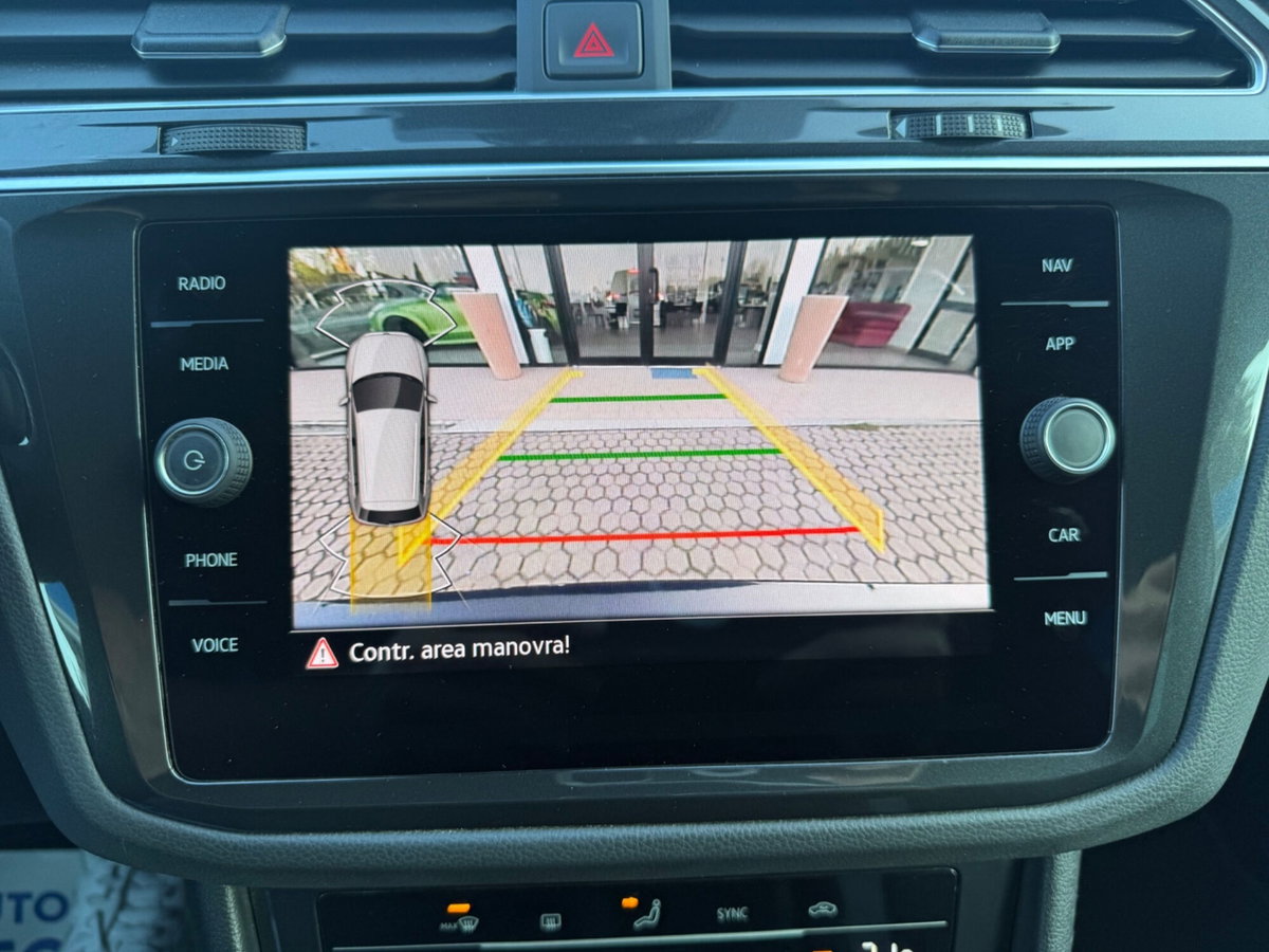 Volkswagen Tiguan 2.0 TDI 150 CV SCR DSG 4MOTION R-Line (12)