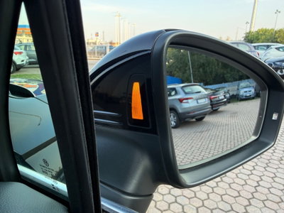 Volkswagen Tiguan 2.0 TDI 150 CV SCR DSG 4MOTION R-Line (13)