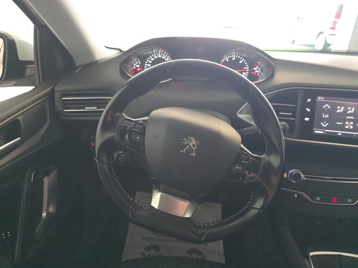 Peugeot 308 BlueHDi 130 S&S Style (8)