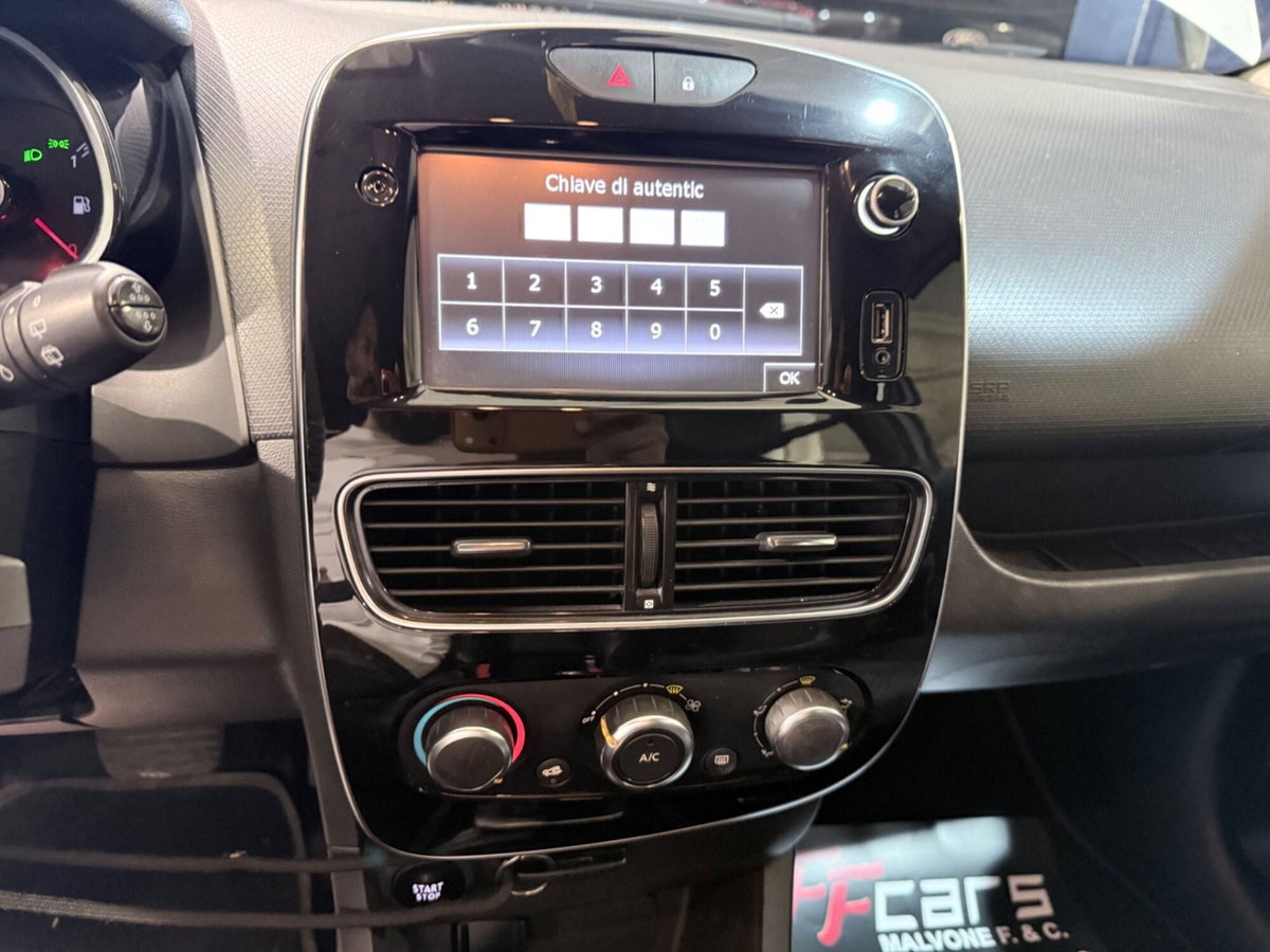 Renault Clio Sporter dCi 8V 90 CV Duel (13)