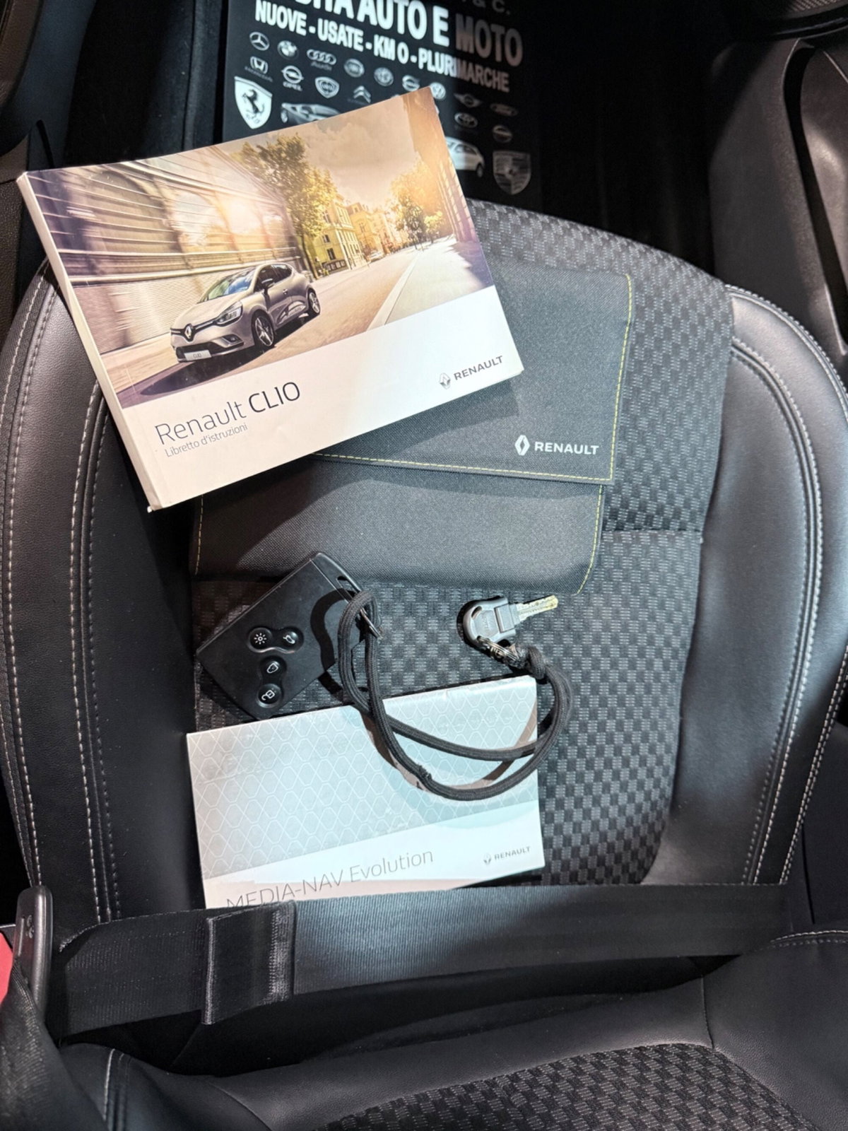 Renault Clio Sporter dCi 8V 90 CV Duel (20)