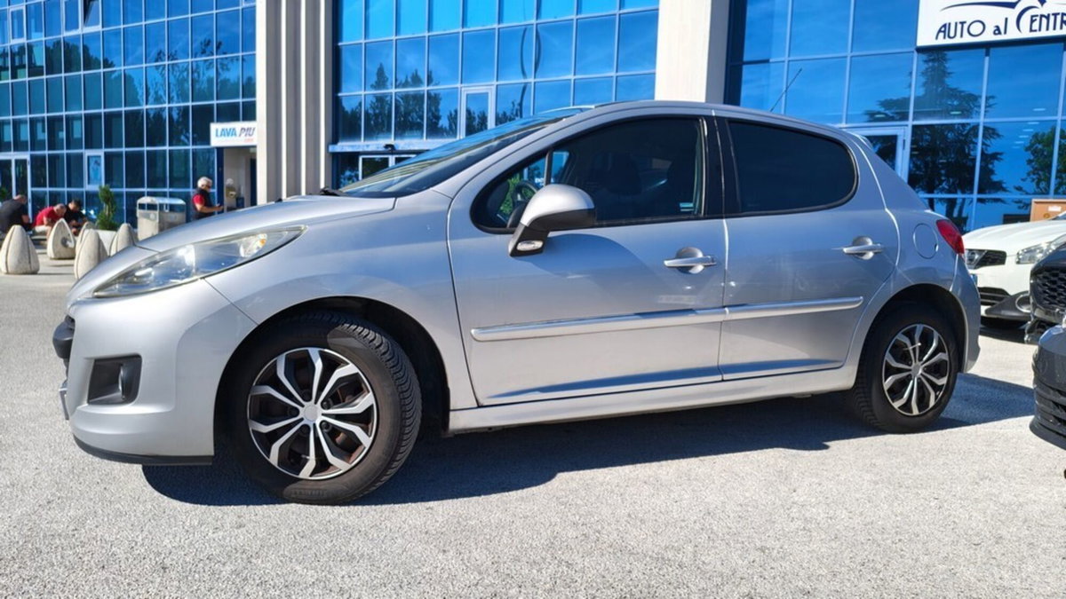 Peugeot 207 HDi 70CV 5p. Access (4)