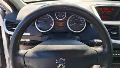 Peugeot 207 HDi 70CV 5p. Access (9)