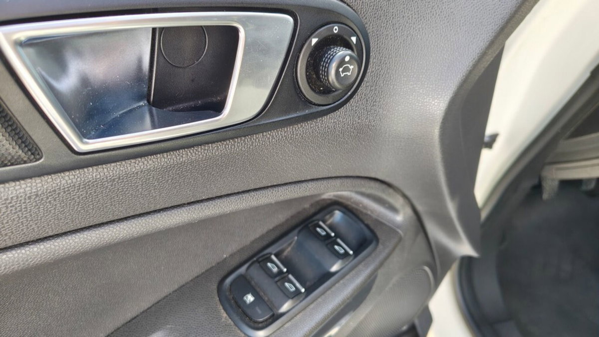 Ford EcoSport 1.5 TDCi 95 CV Titanium S (12)