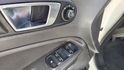 Ford EcoSport 1.5 TDCi 95 CV Titanium S (12)