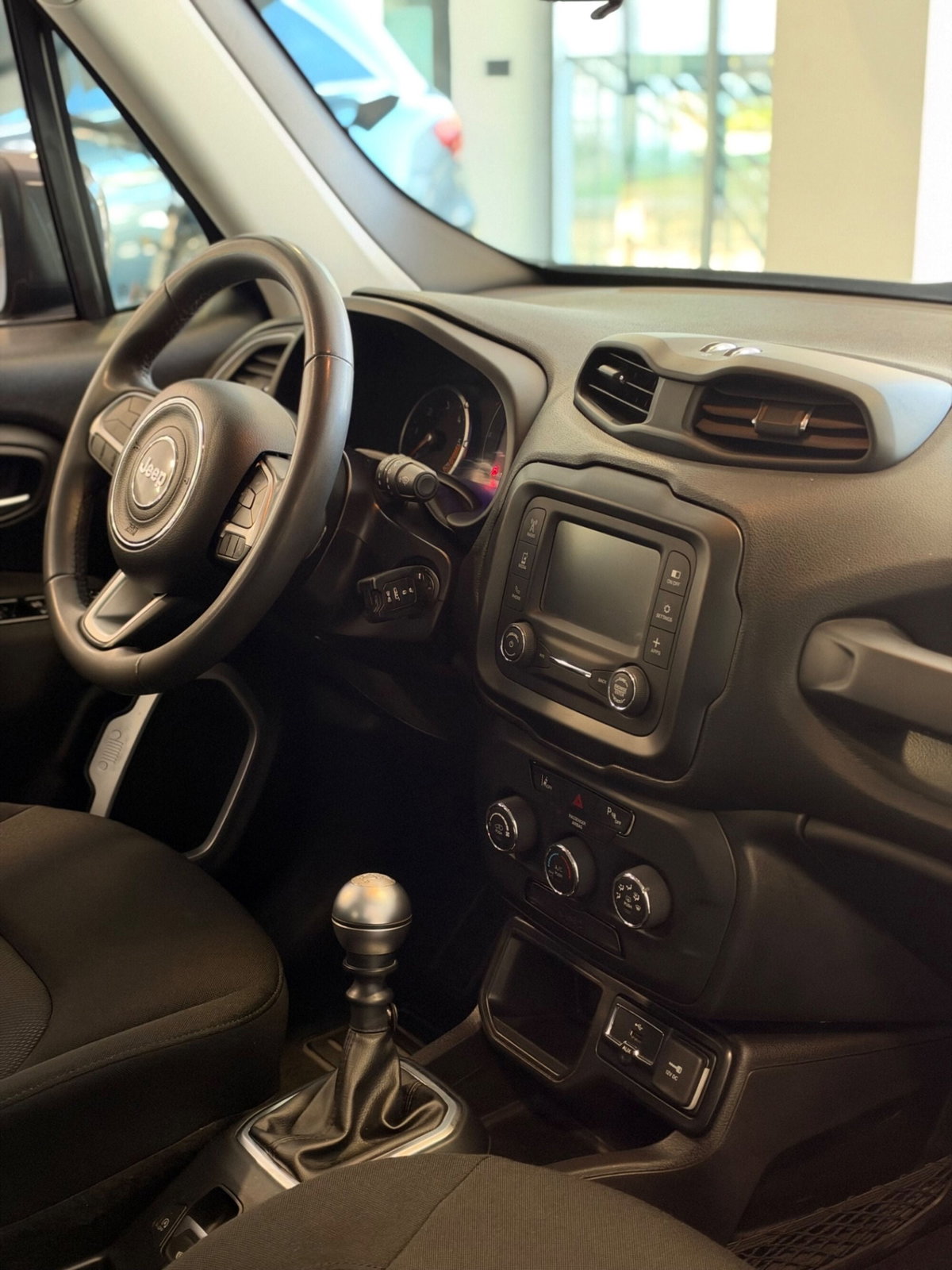 Jeep Renegade 1.6 Mjt 120 CV Limited (10)