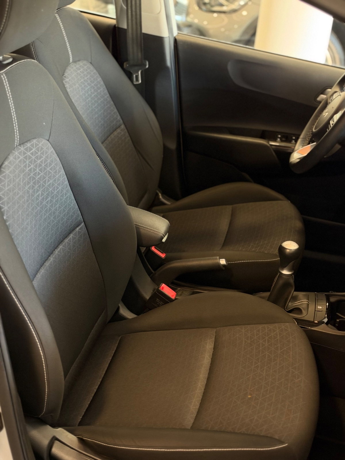 Kia Picanto 1.0 12V 5 porte AMT Style (12)