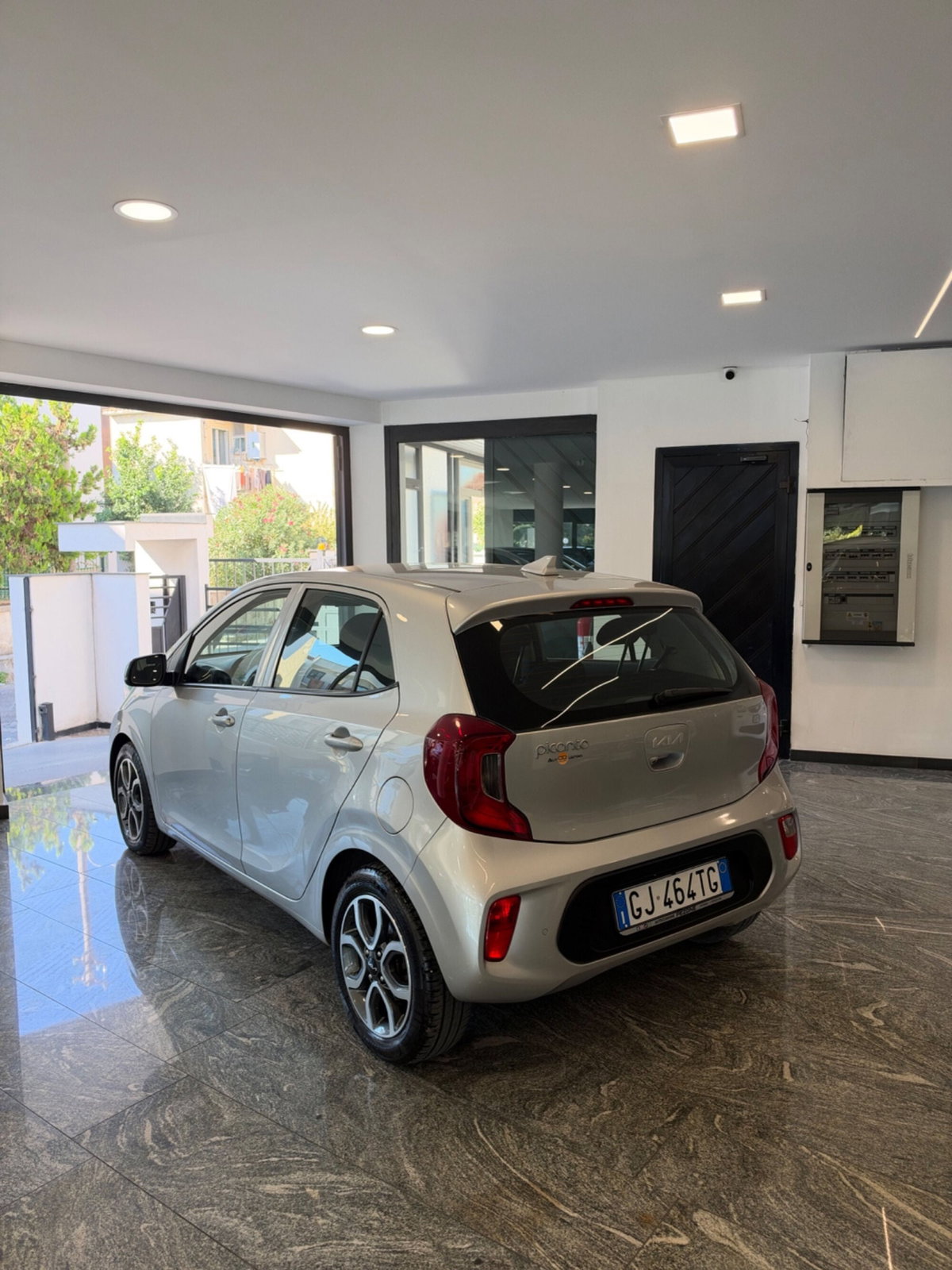 Kia Picanto 1.0 12V 5 porte AMT Style (2)