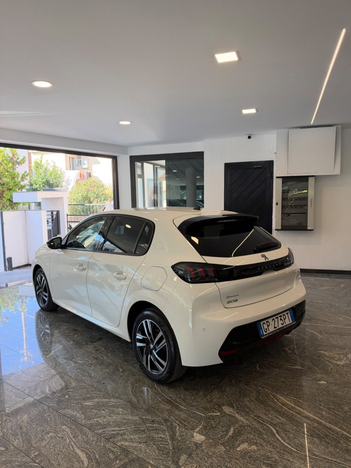 Peugeot 208 BlueHDi 100 Stop&Start 5 porte Allure Pack (2)