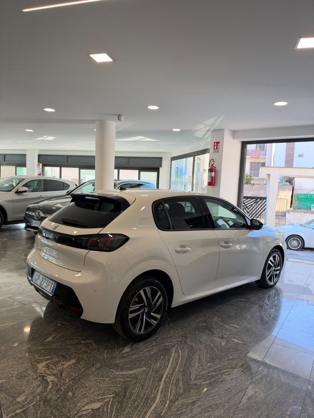 Peugeot 208 BlueHDi 100 Stop&Start 5 porte Allure Pack (4)