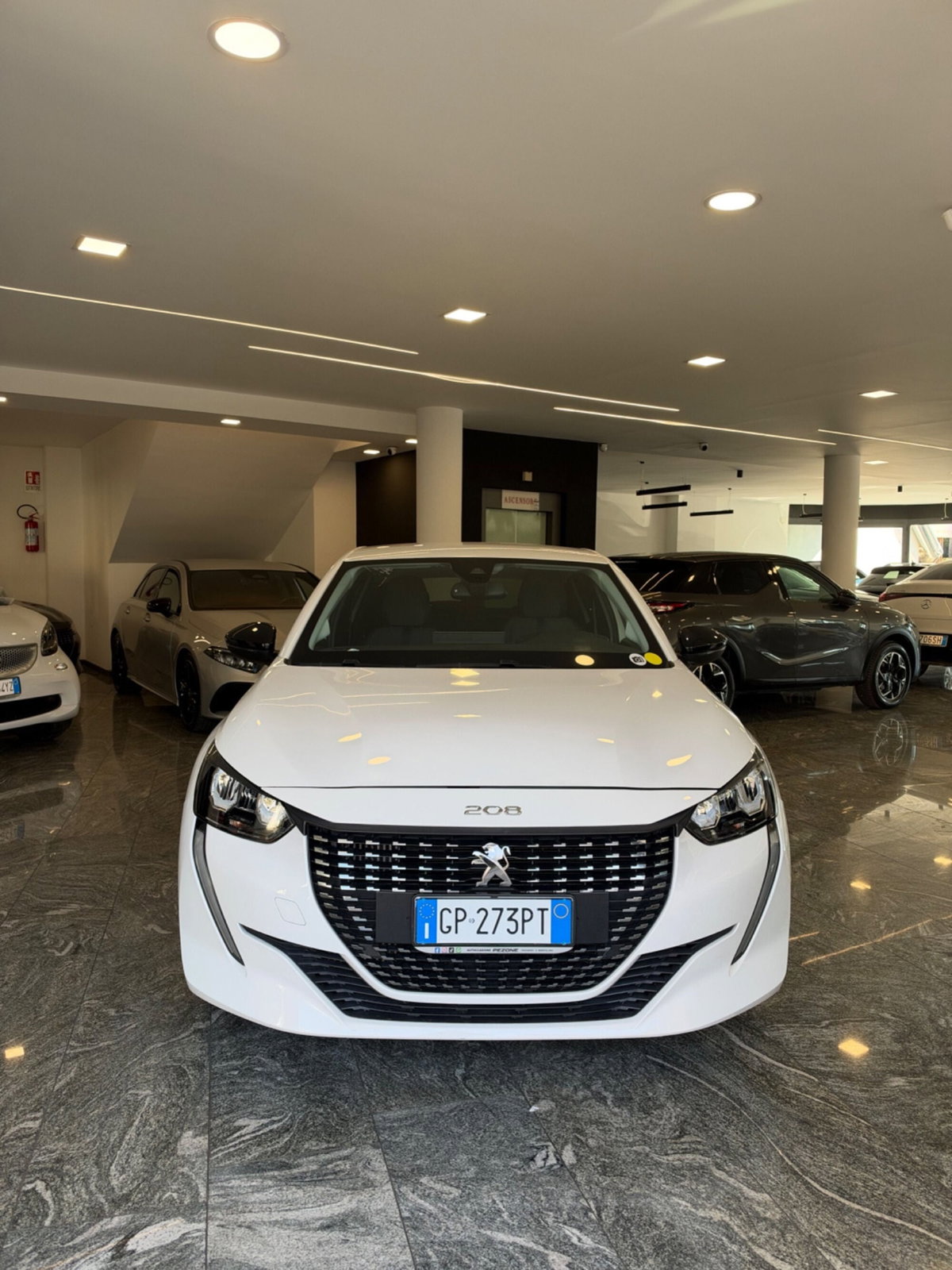 Peugeot 208 BlueHDi 100 Stop&Start 5 porte Allure Pack (5)