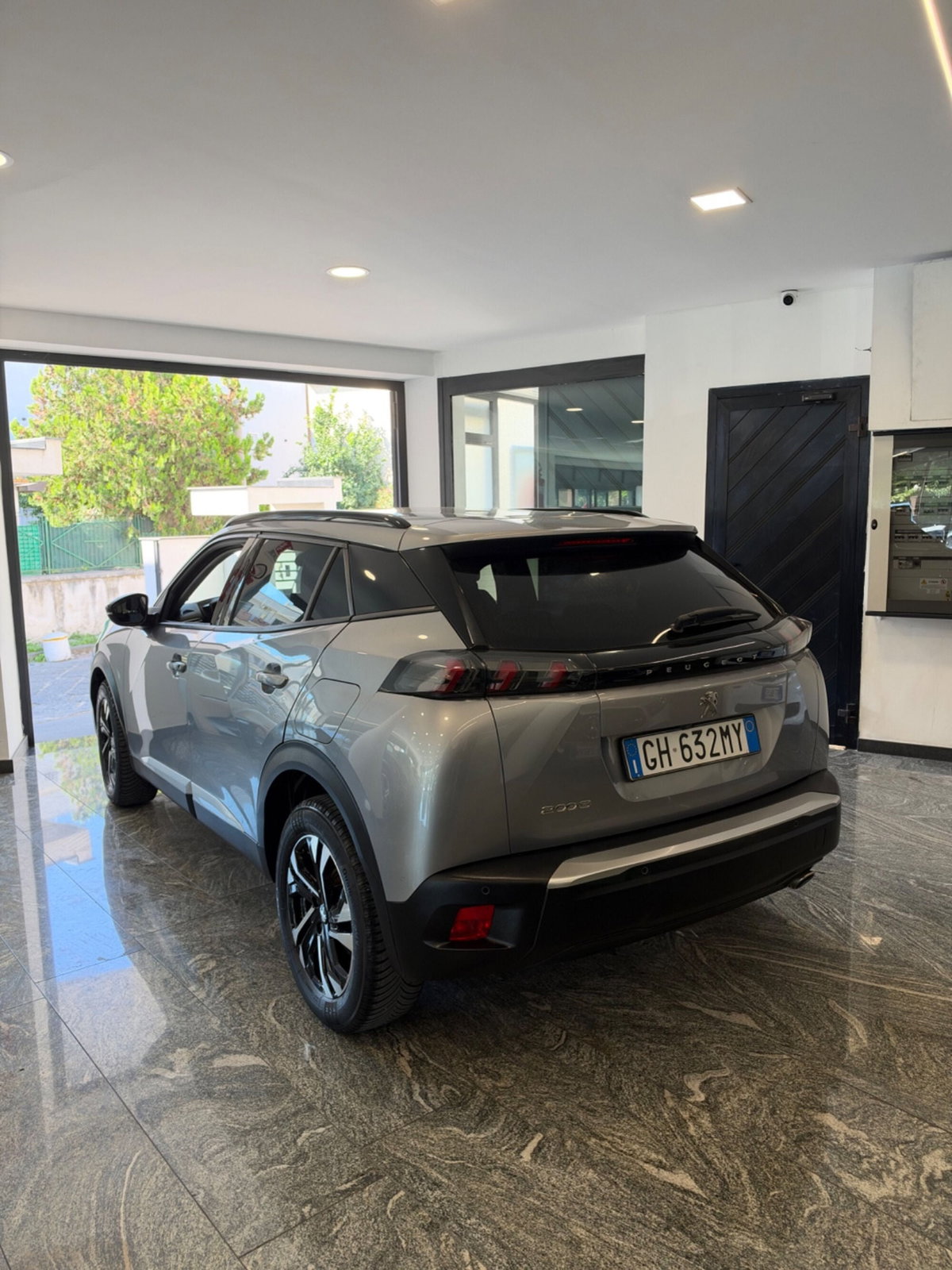 Peugeot 2008 BlueHDi 110 S&S Allure (2)