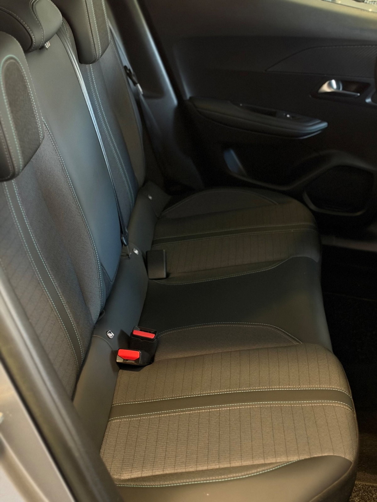 Peugeot 2008 BlueHDi 110 S&S Allure (8)
