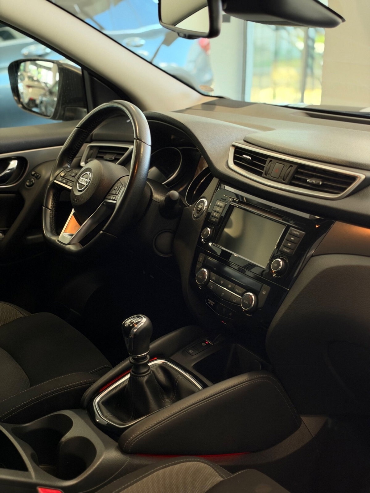 Nissan Qashqai 1.7 dCi 150 CV Tekna (6)