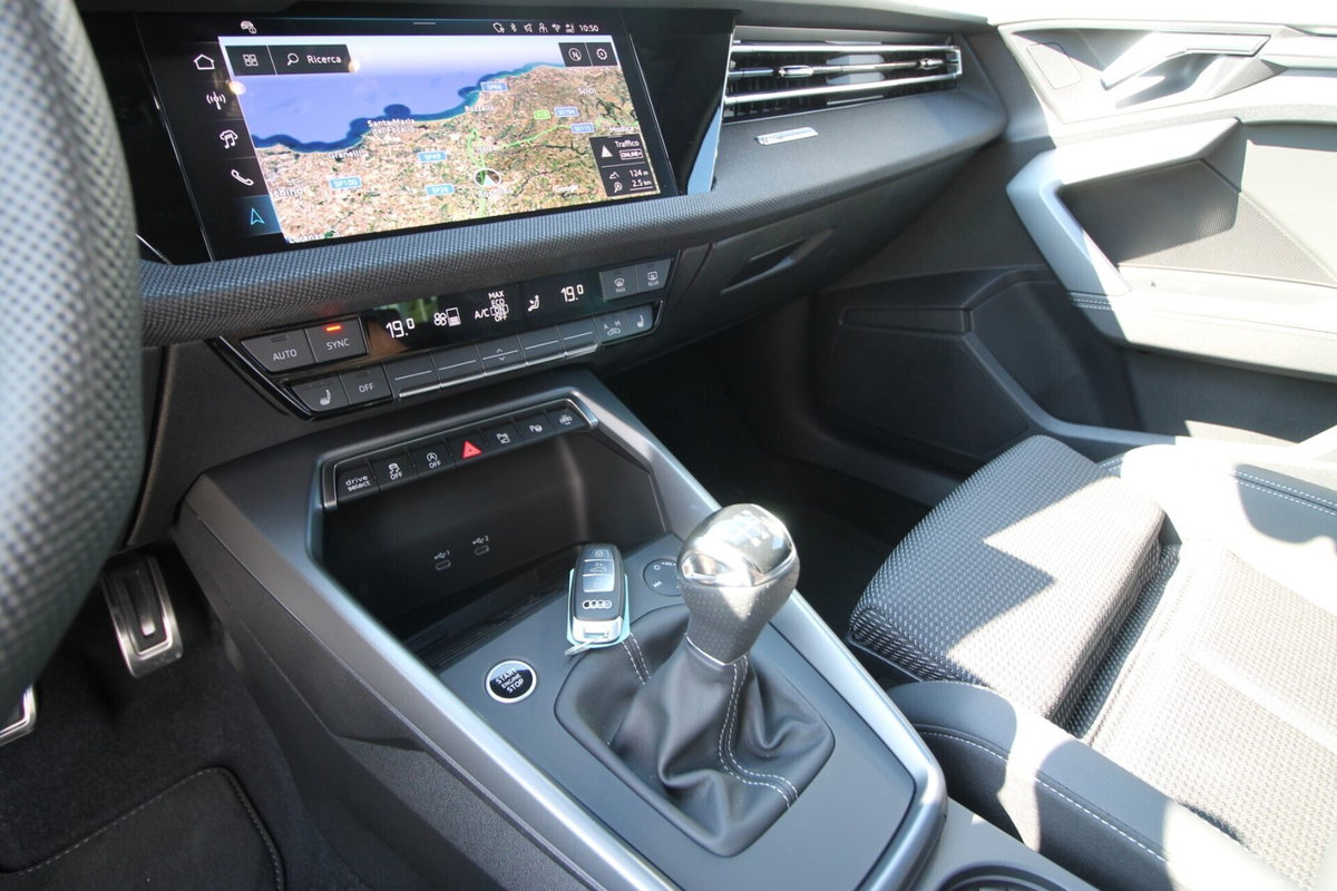 Audi A3 Sportback 30 TDI S line edition (12)