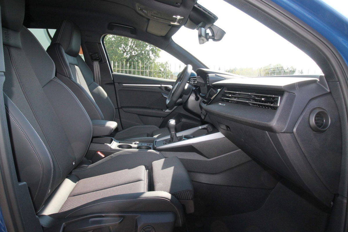 Audi A3 Sportback 30 TDI S line edition (19)