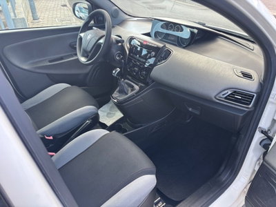 Lancia Ypsilon 1.3 MJT 16V 95 CV 5 porte S&S Gold (13)