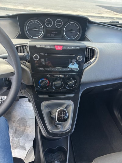 Lancia Ypsilon 1.3 MJT 16V 95 CV 5 porte S&S Gold (15)