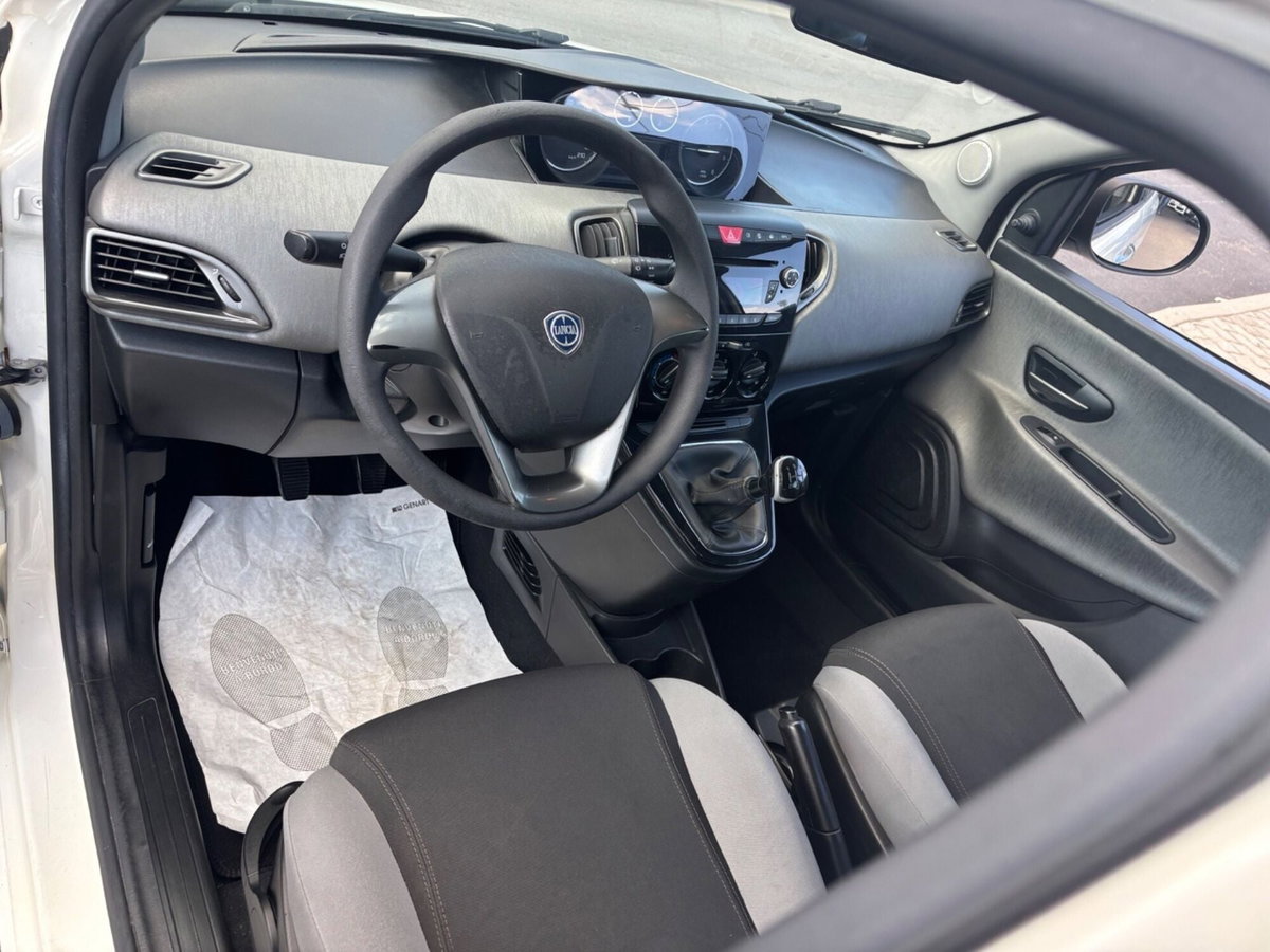 Lancia Ypsilon 1.3 MJT 16V 95 CV 5 porte S&S Gold (16)