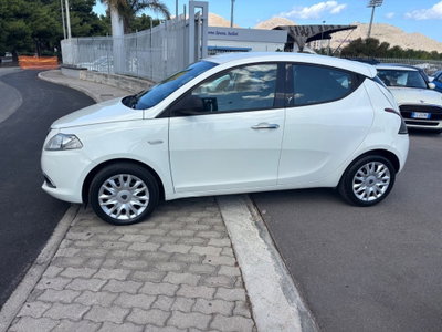 Lancia Ypsilon 1.3 MJT 16V 95 CV 5 porte S&S Gold (2)