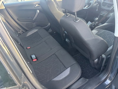 Peugeot 2008 75 Active (10)