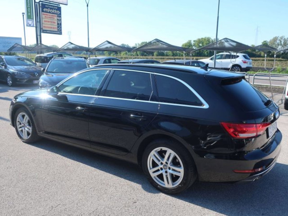 Audi A4 Avant 2.0 TDI 150 CV ultra Sport (13)