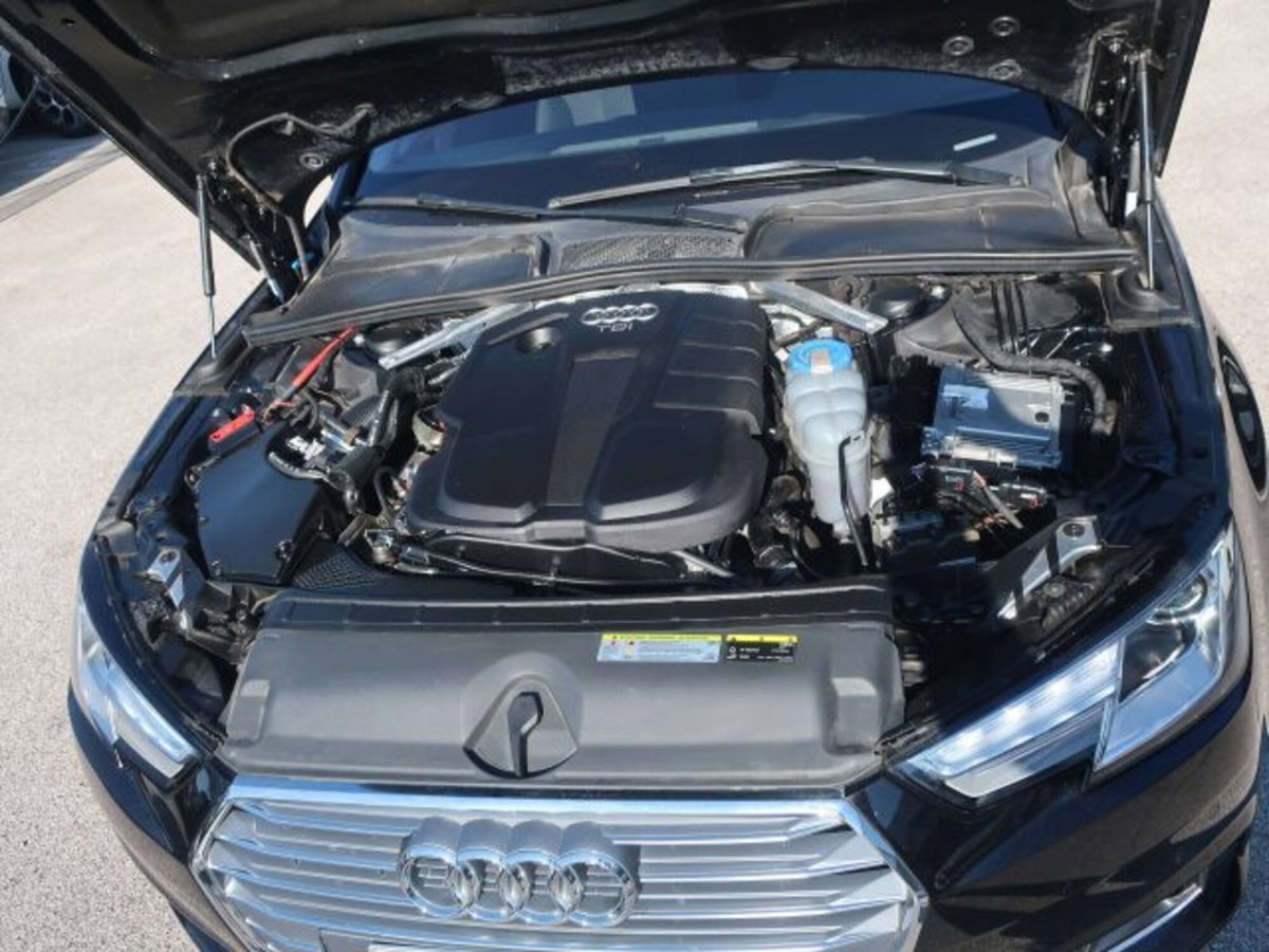 Audi A4 Avant 2.0 TDI 150 CV ultra Sport (14)