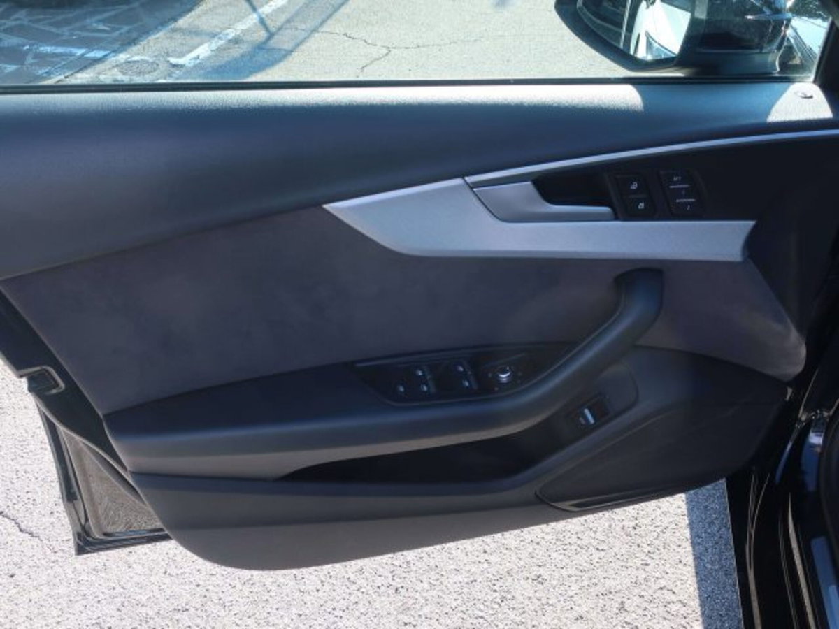Audi A4 Avant 2.0 TDI 150 CV ultra Sport (3)