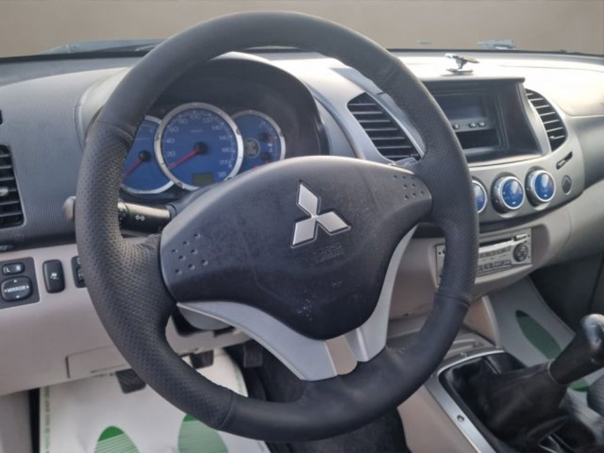 Mitsubishi L200 2.5 DI-D/136CV Double Cab Invite (10)