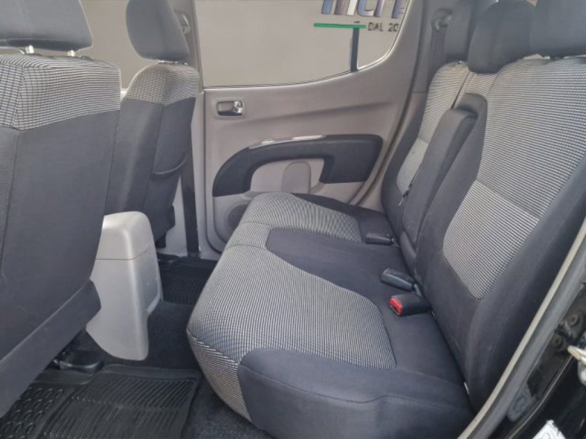 Mitsubishi L200 2.5 DI-D/136CV Double Cab Invite (13)