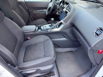 Peugeot 3008 1.6 e-HDi 115CV ETG6 Stop&Start Active (12)