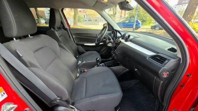 Suzuki Swift 1.2h Top 2wd (14)
