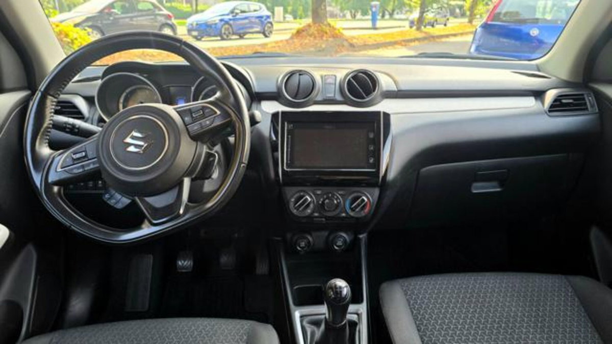 Suzuki Swift 1.2h Top 2wd (17)