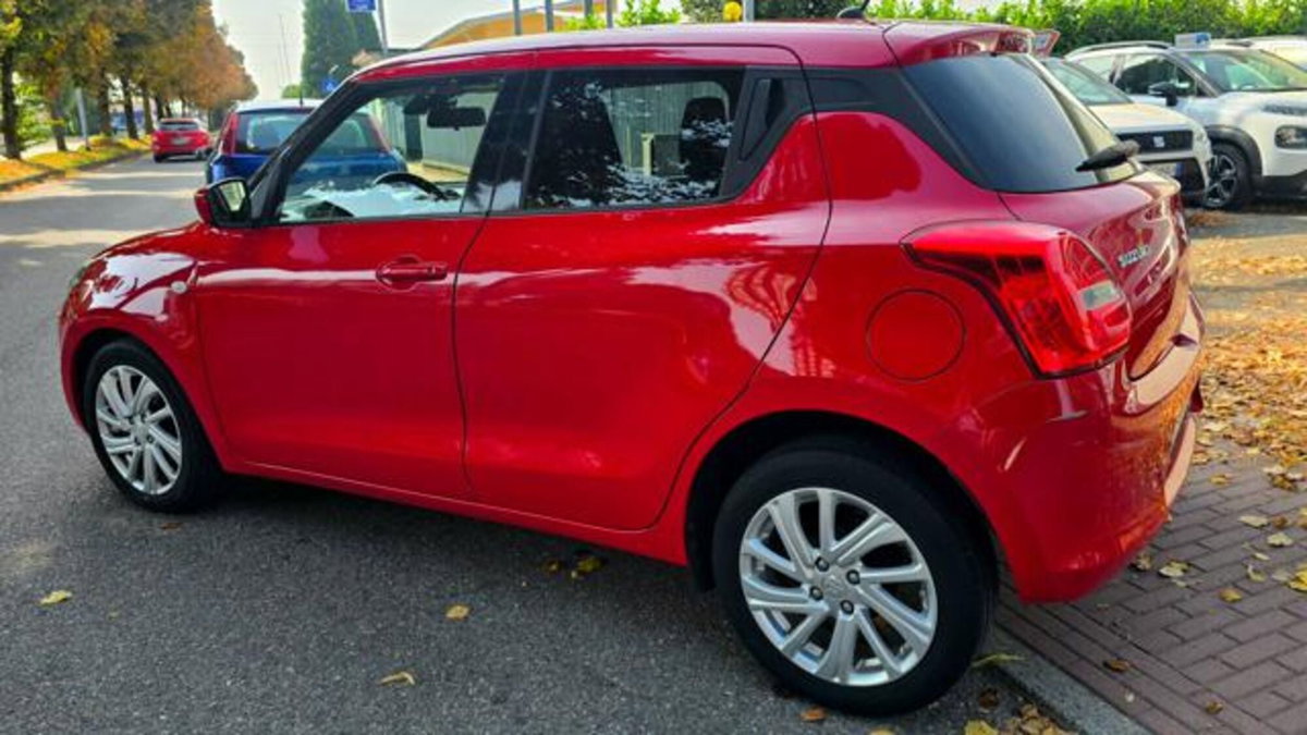 Suzuki Swift 1.2h Top 2wd (4)