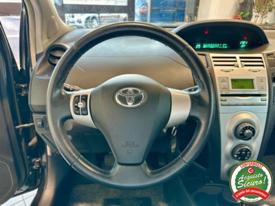 Toyota Yaris 1.0 5 porte Sol (14)