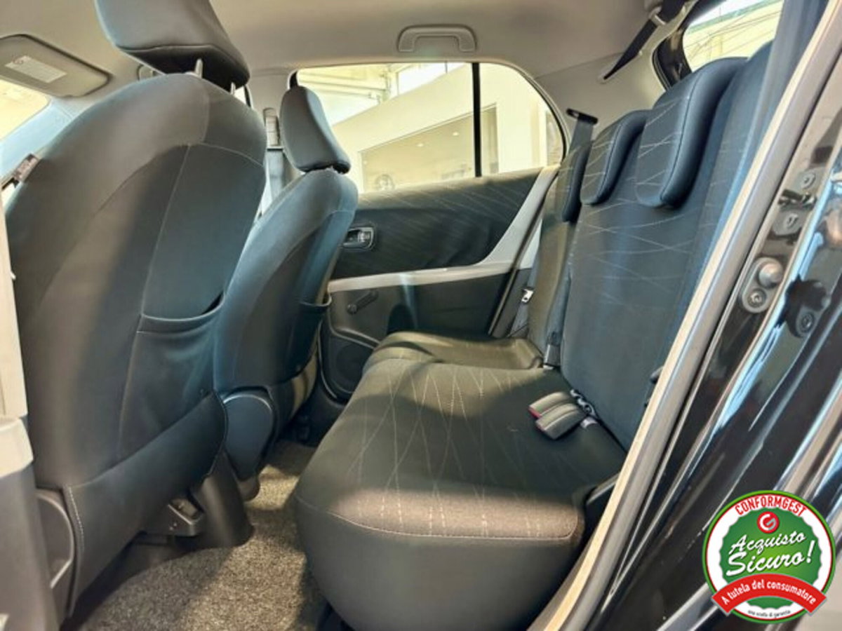 Toyota Yaris 1.0 5 porte Sol (18)