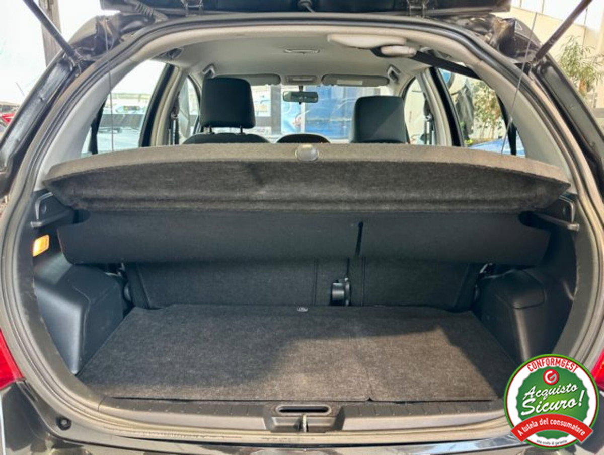 Toyota Yaris 1.0 5 porte Sol (19)
