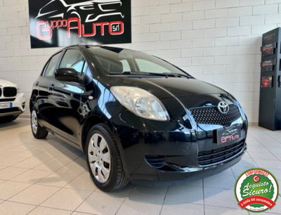 Toyota Yaris 1.0 5 porte Sol (3)