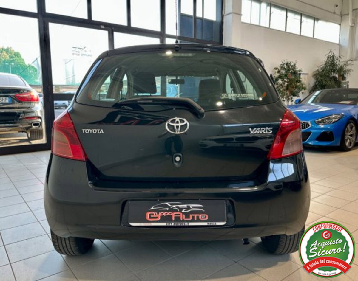 Toyota Yaris 1.0 5 porte Sol (5)