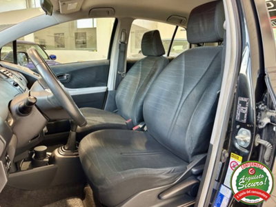 Toyota Yaris 1.0 5 porte Sol (8)